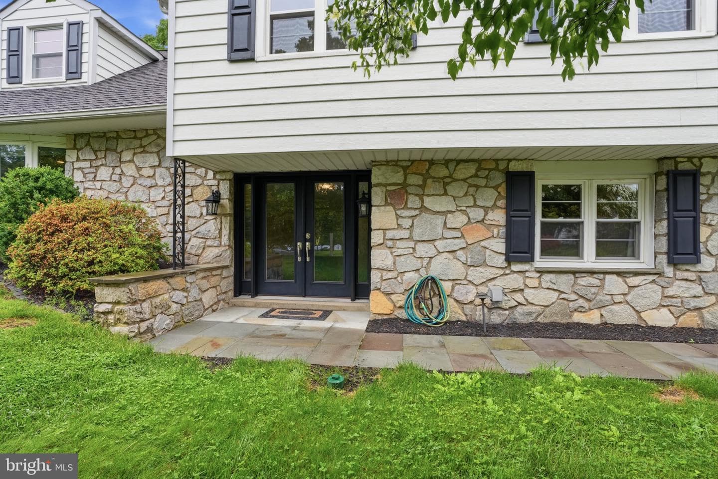 1619 Shepard Drive photo 3