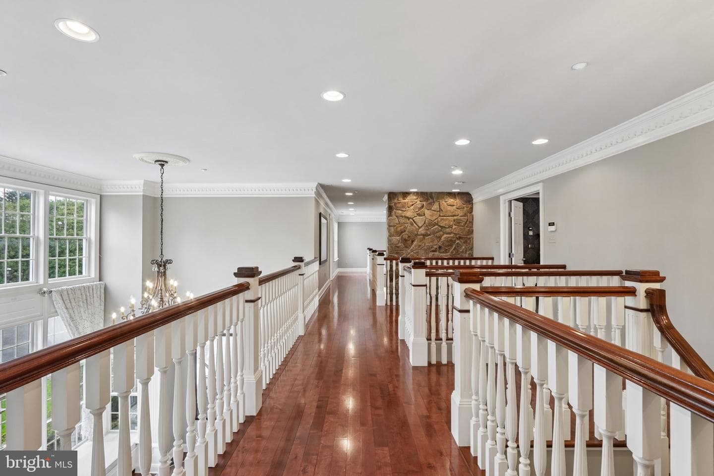 209 E Welsh Road photo 31