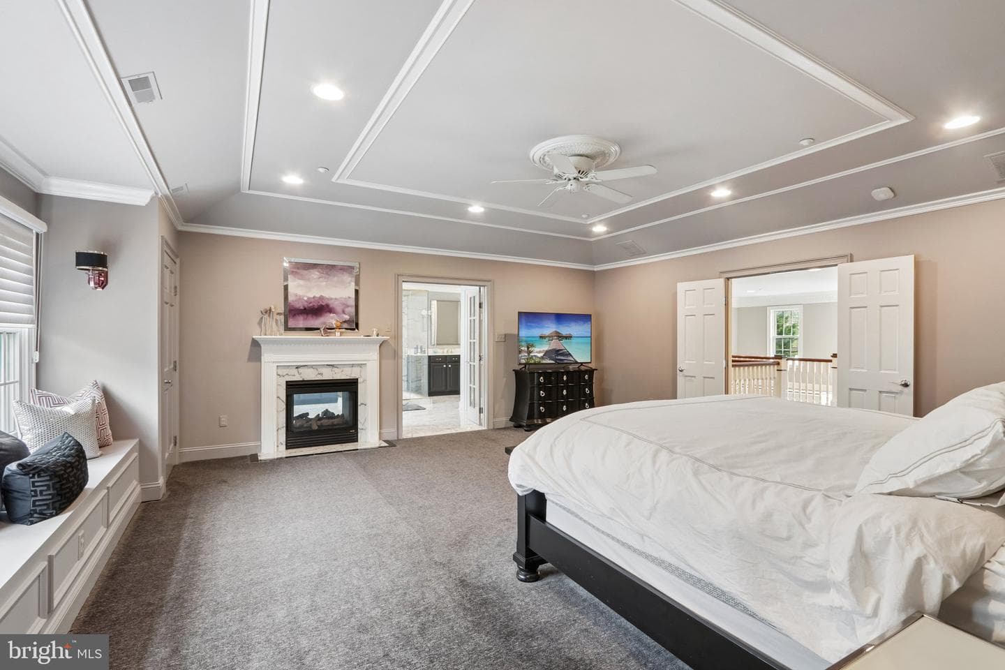 209 E Welsh Road photo 33