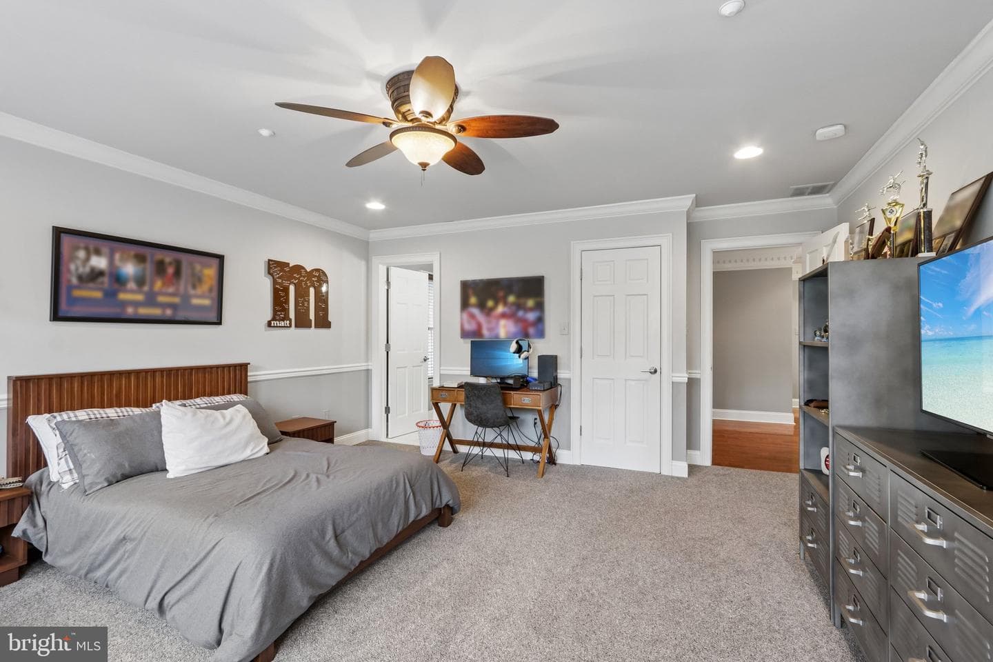 209 E Welsh Road photo 49