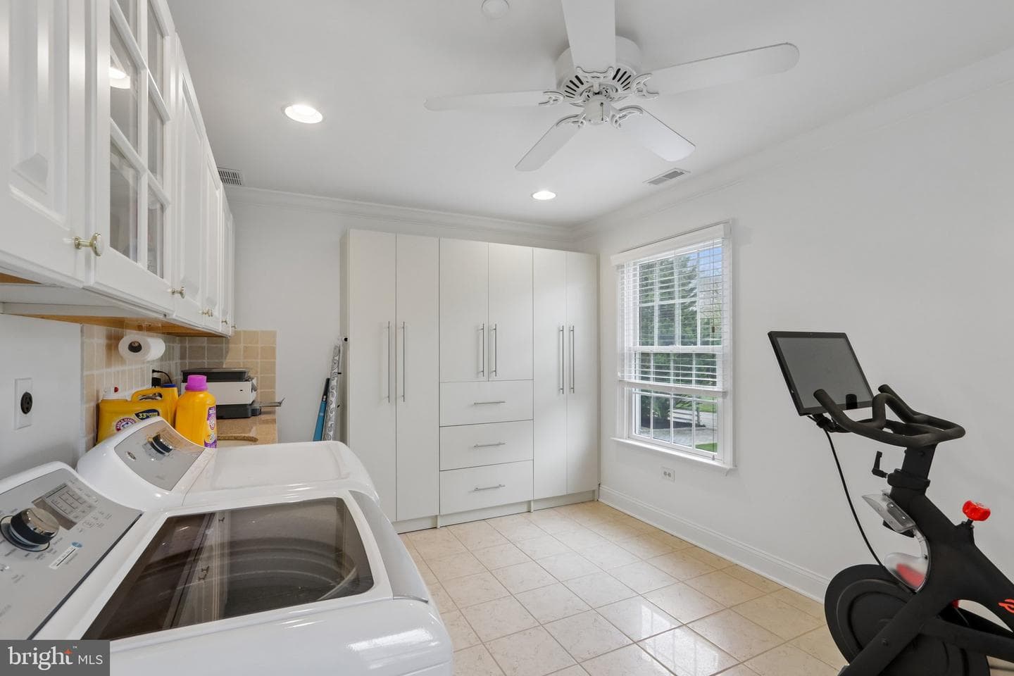 209 E Welsh Road photo 52