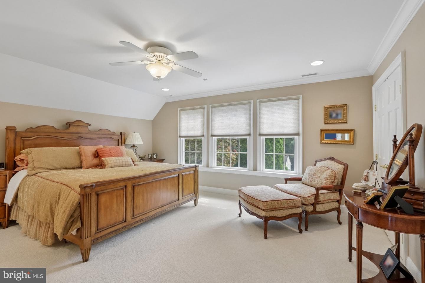 209 E Welsh Road photo 54