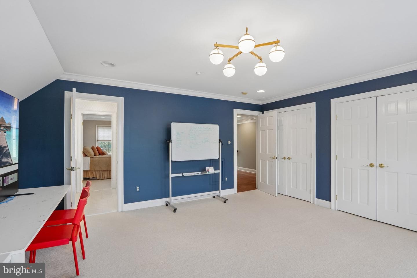 209 E Welsh Road photo 60