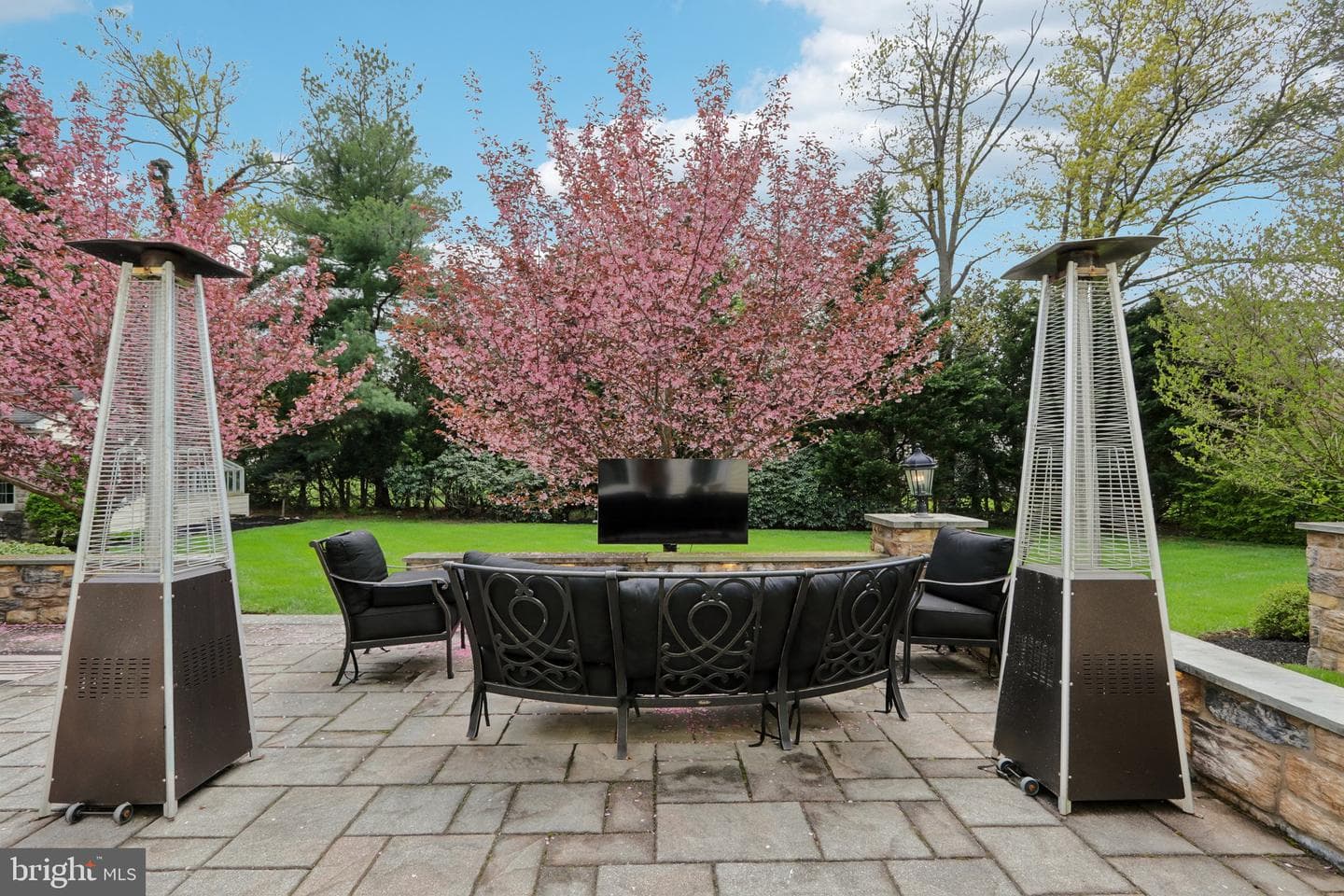 209 E Welsh Road photo 62