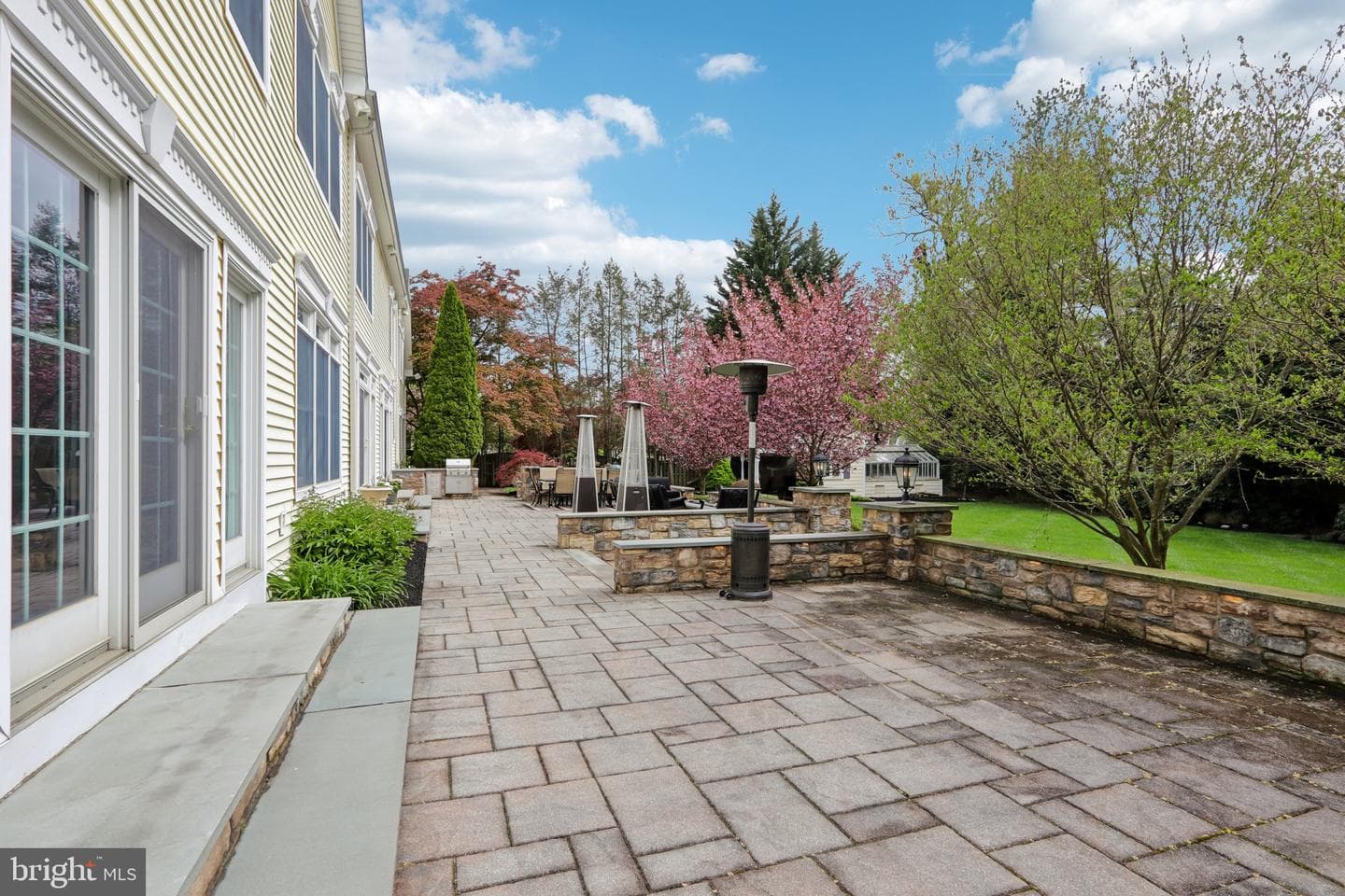 209 E Welsh Road photo 65