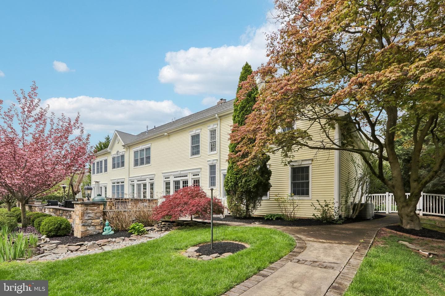 209 E Welsh Road photo 66