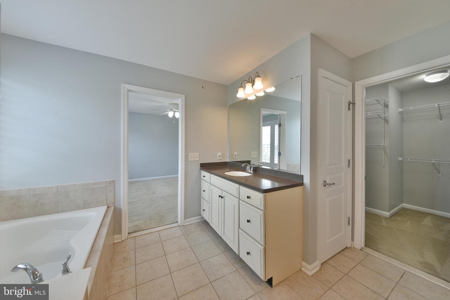 504 Ellison photo 17