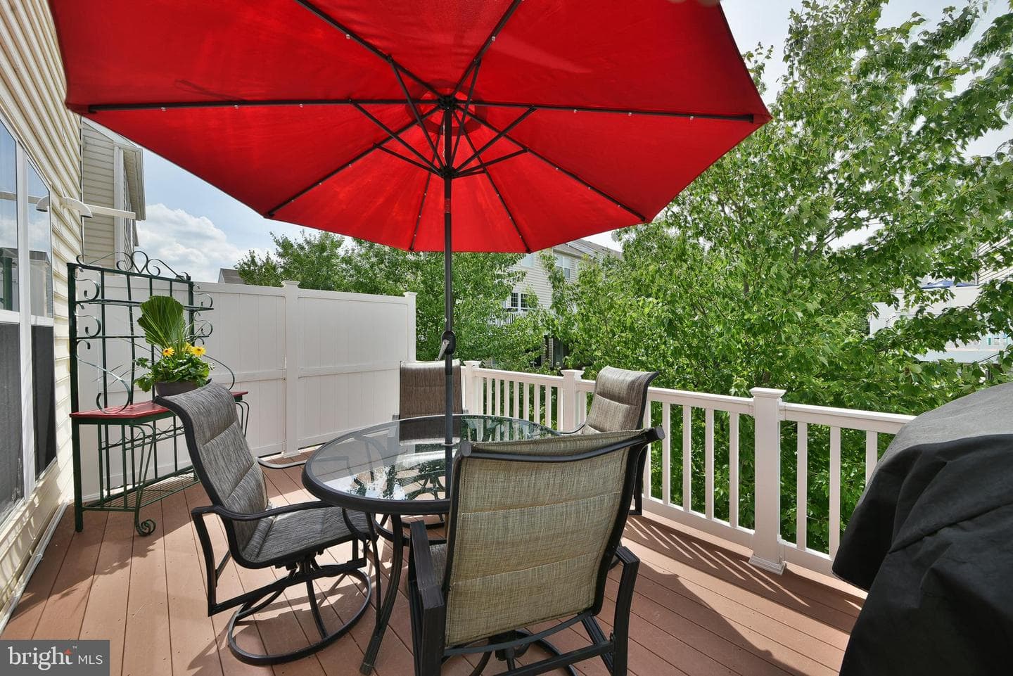504 Ellison photo 32
