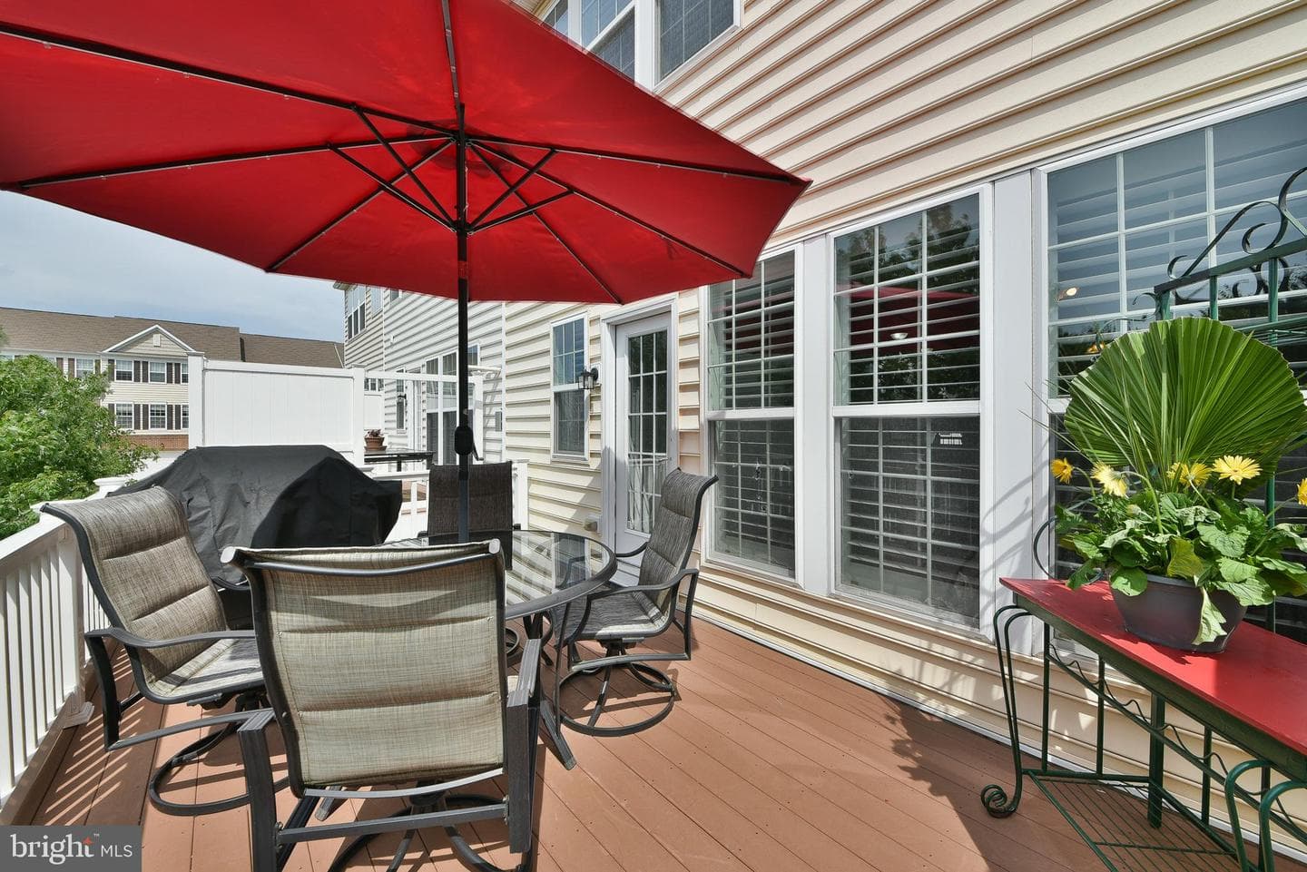 504 Ellison photo 33