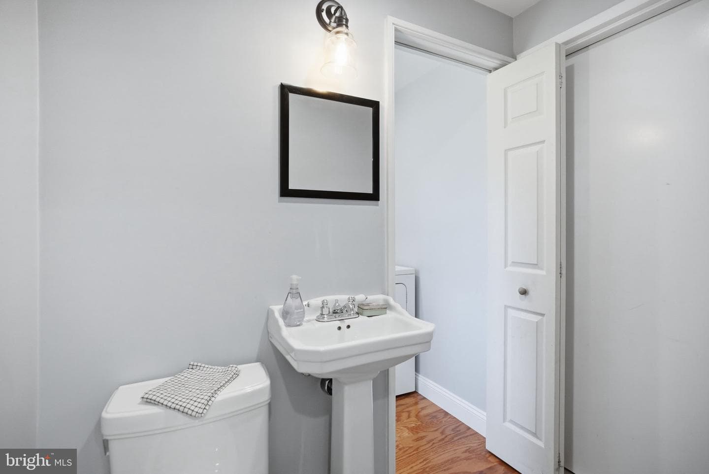 202 Hancock Avenue photo 8