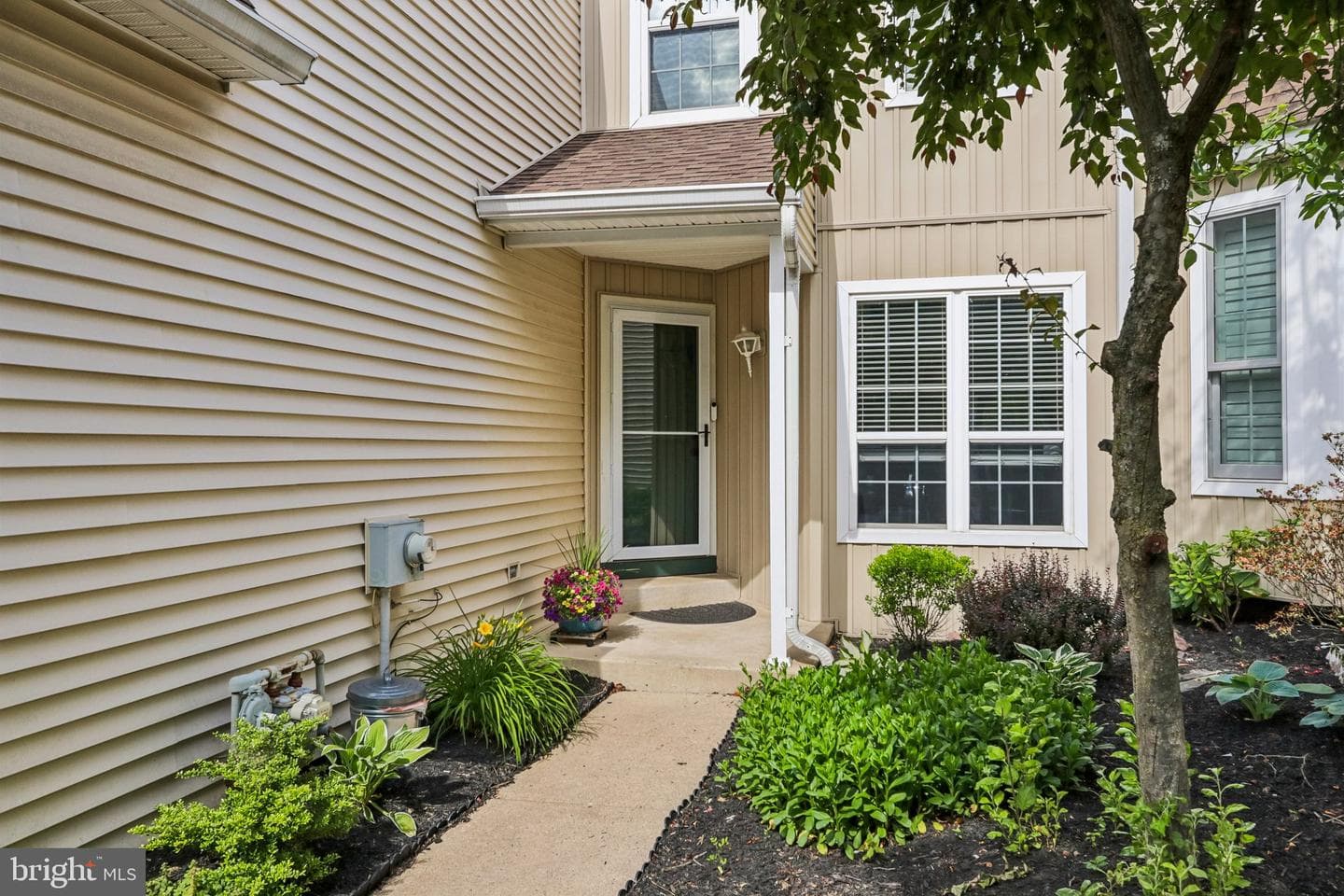 431 Country Club Drive photo 2