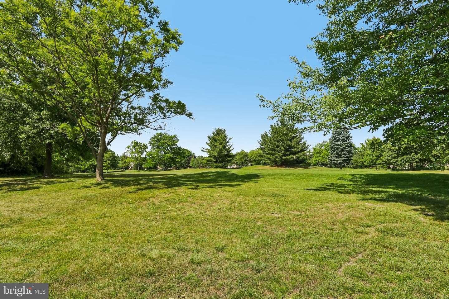 431 Country Club Drive photo 32