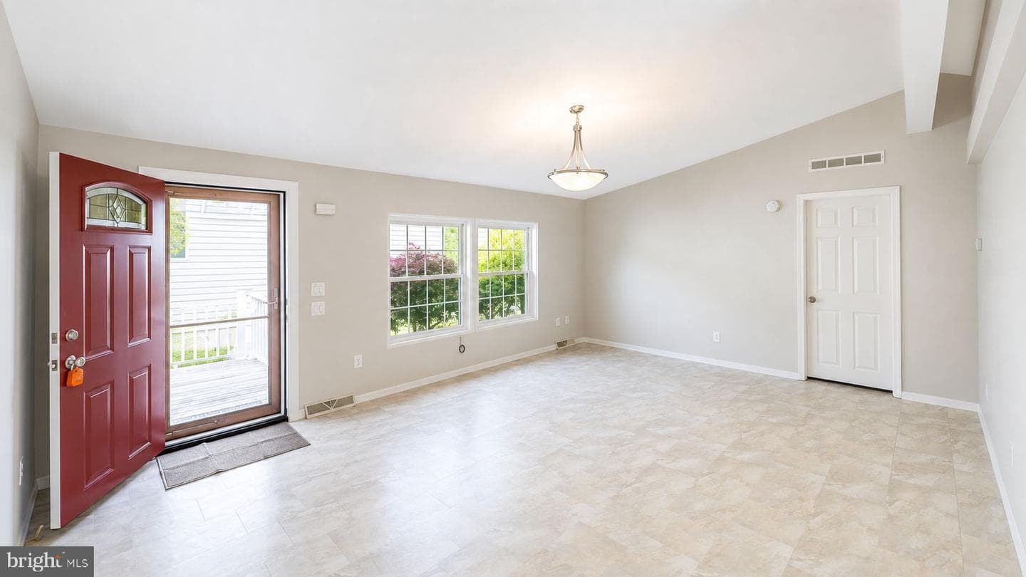 201 Village Way photo 12