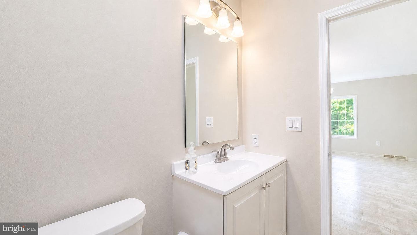 201 Village Way photo 24