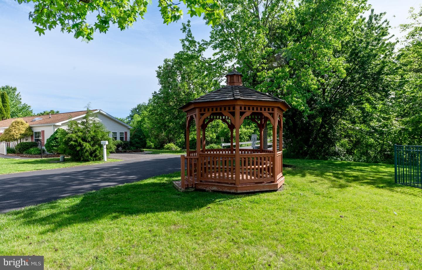 201 Village Way photo 46