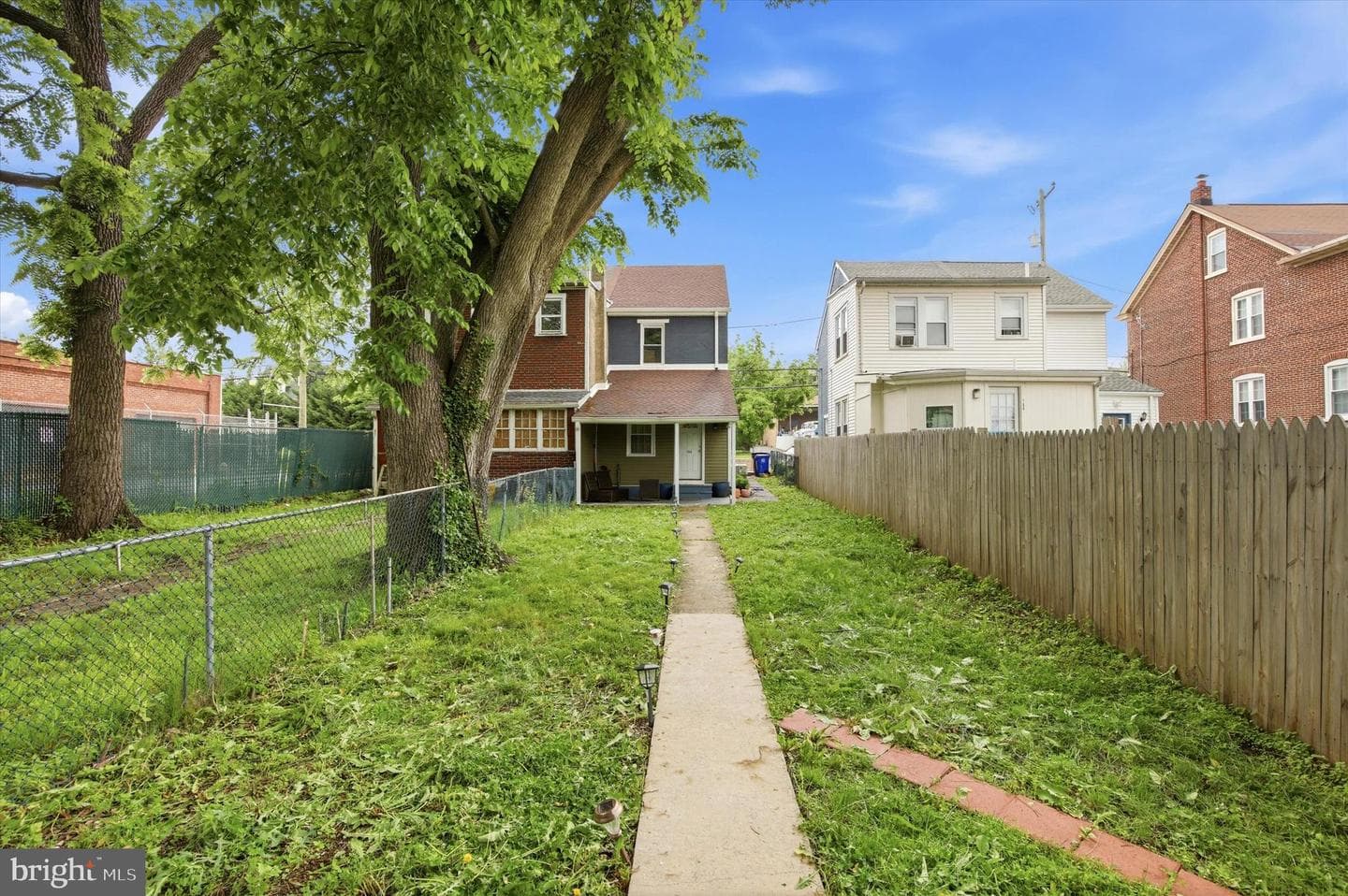 764 Queen Street photo 14