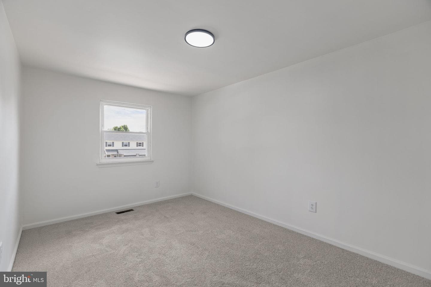 110 Orchard Court photo 28