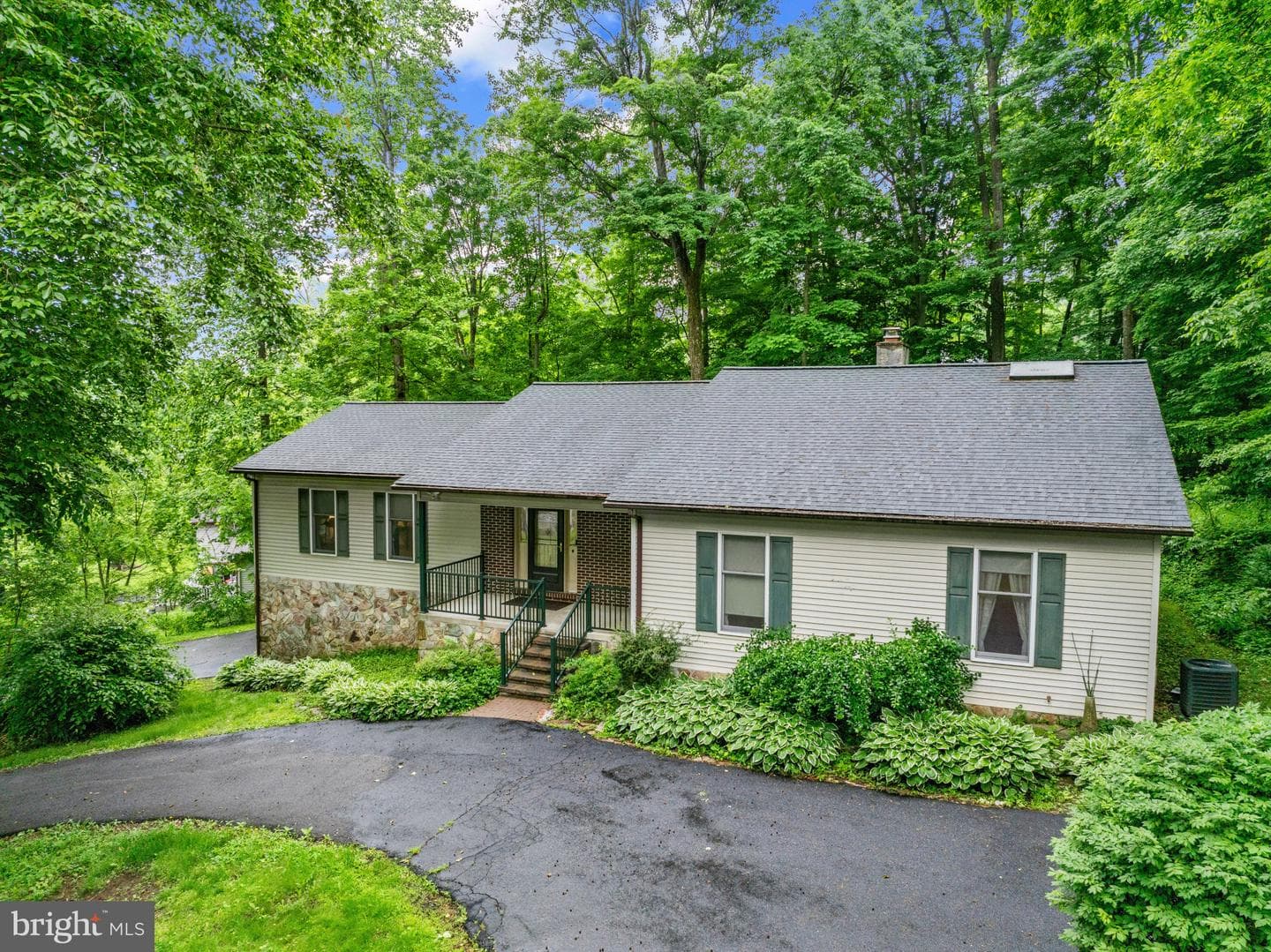 1928 Mimosa Lane photo 5