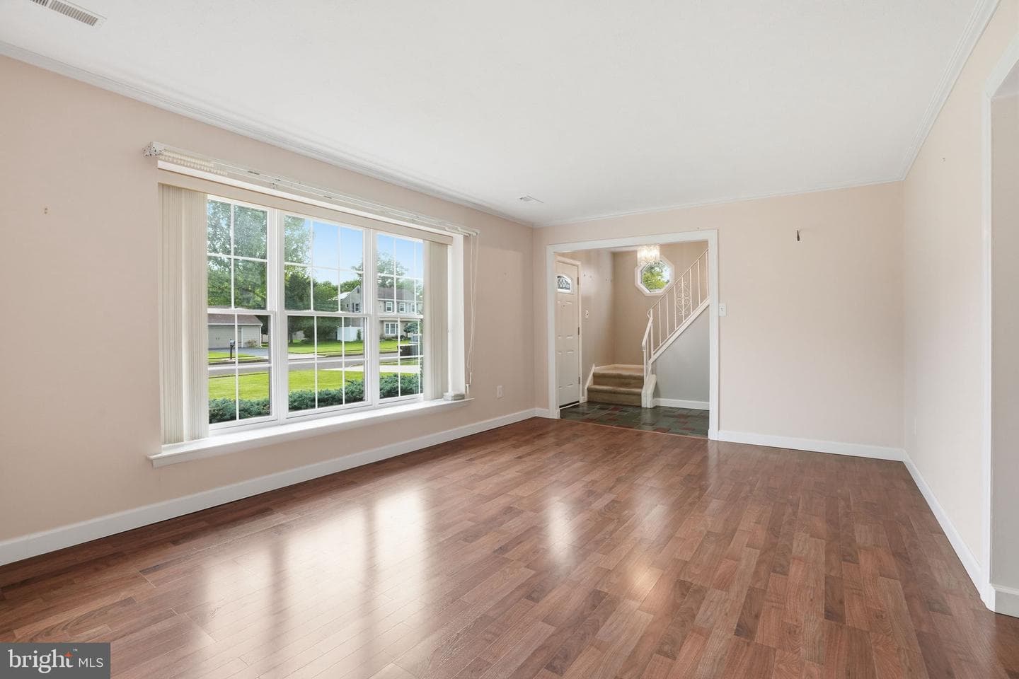2049 Hawthorne Lane photo 4