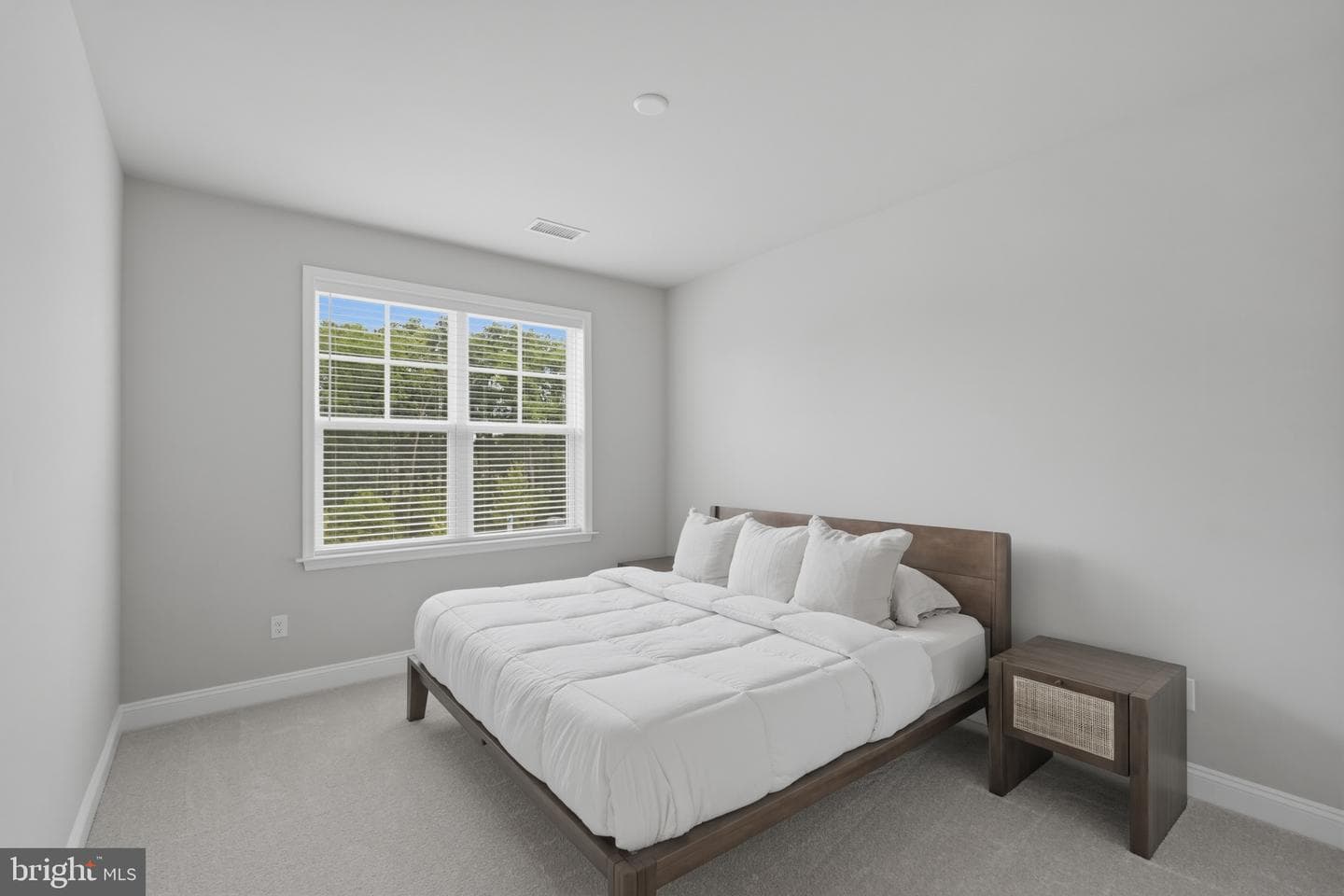 160 Charles Lane photo 17