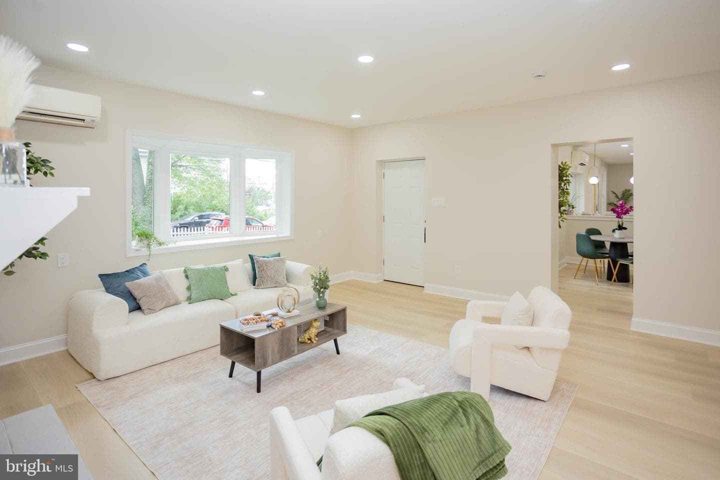 139 W Walnut Street photo 11
