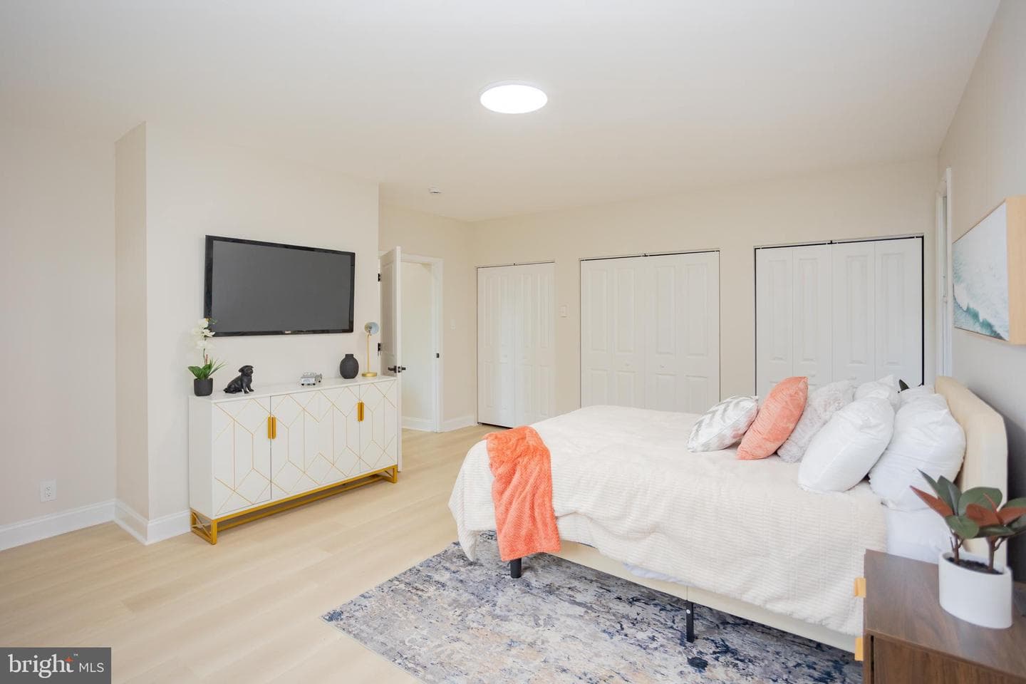 139 W Walnut Street photo 51