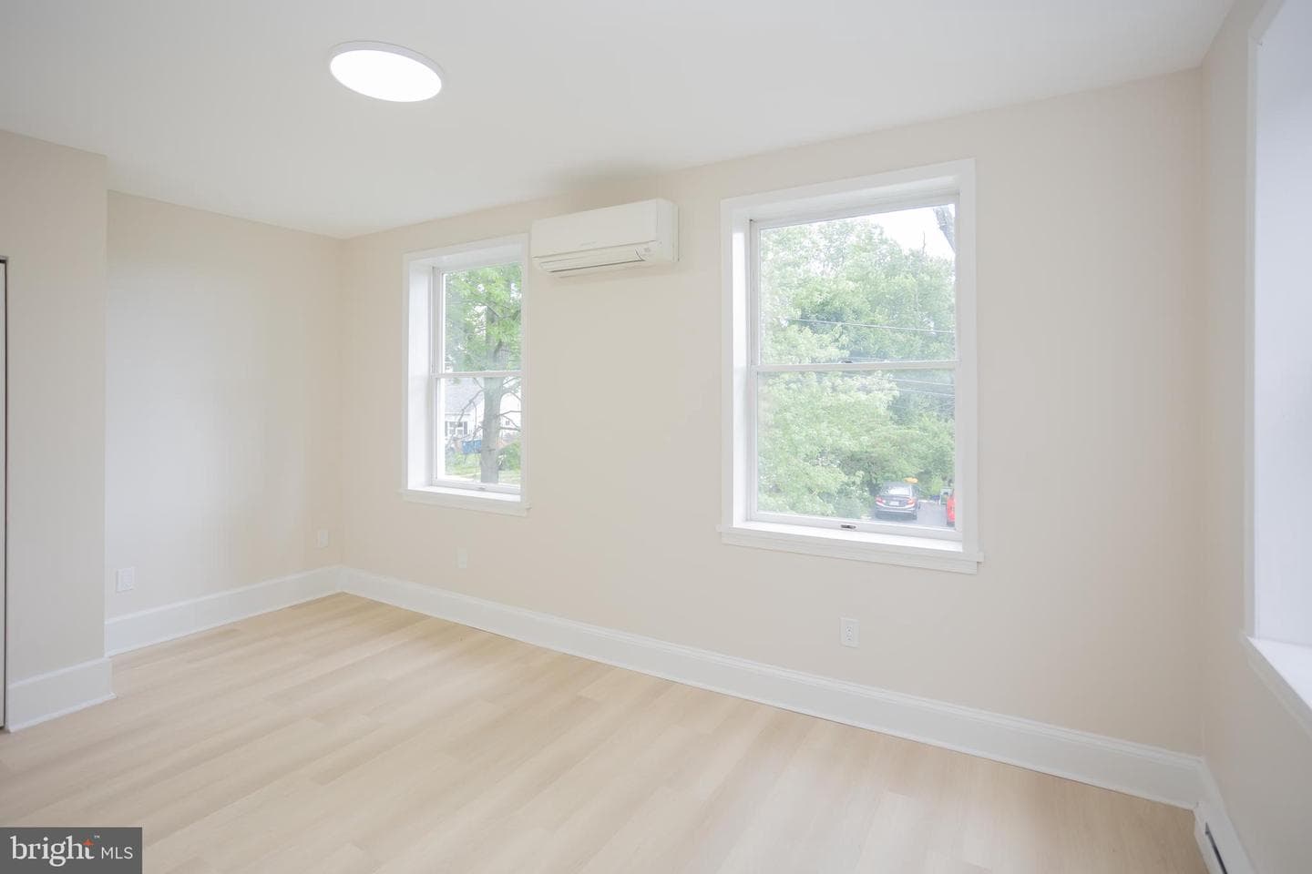 139 W Walnut Street photo 56