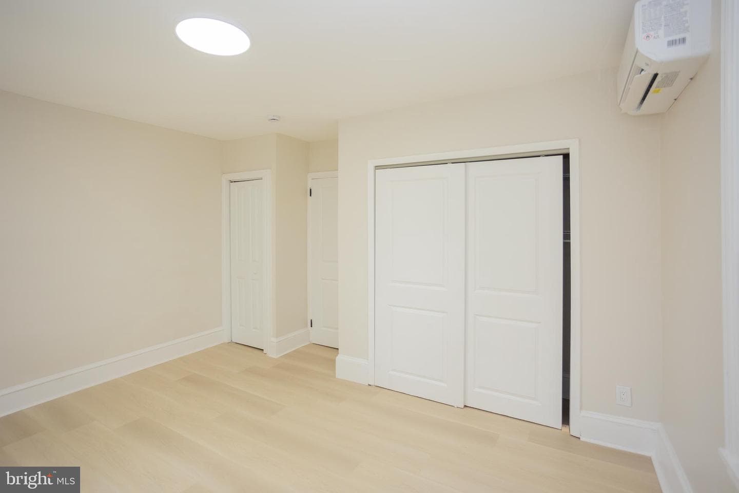 139 W Walnut Street photo 61