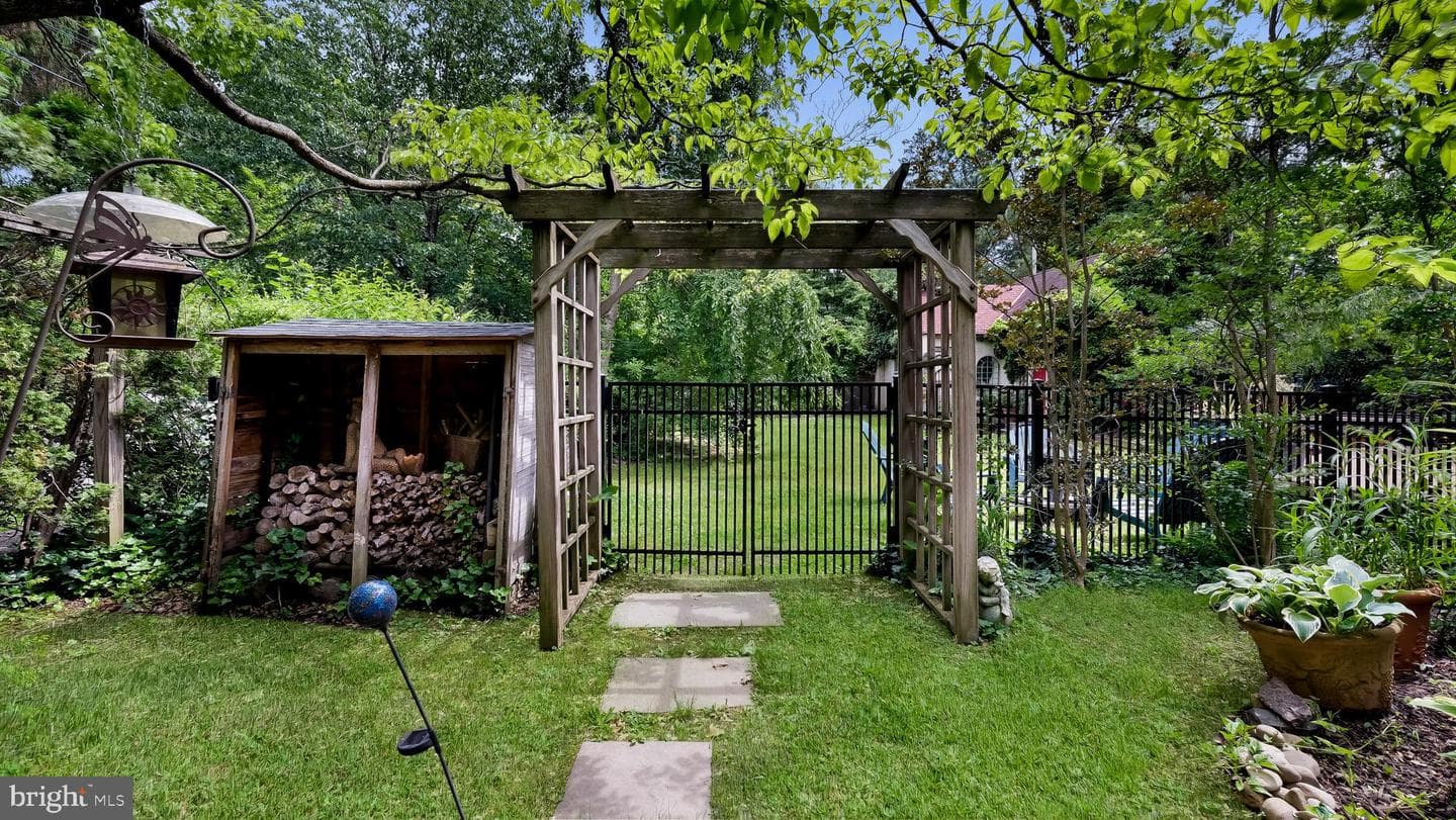 104 Edgehill Road photo 48