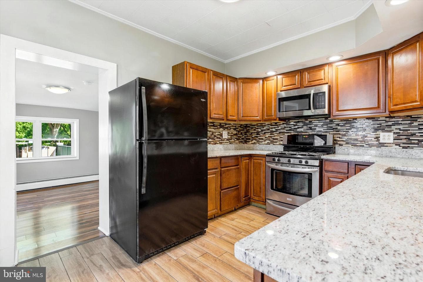 316 Elm Avenue photo 8