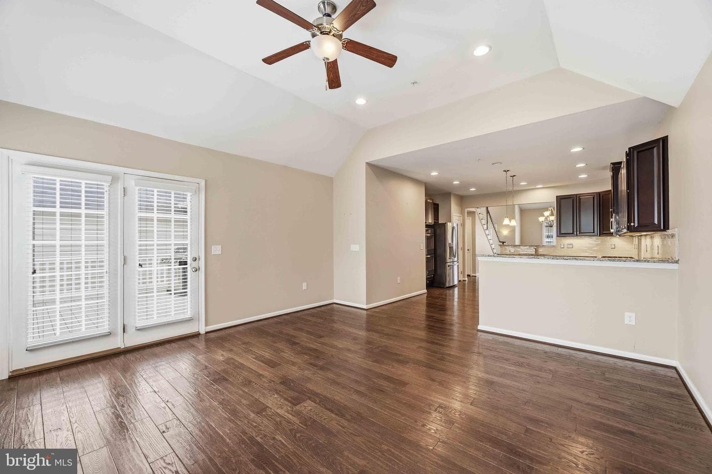 860 Reynards Run photo 23