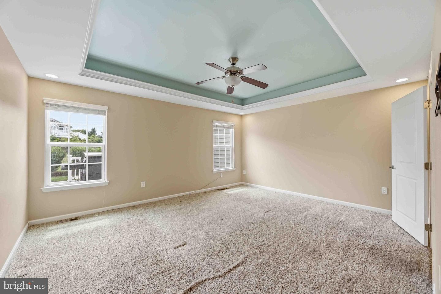 860 Reynards Run photo 29