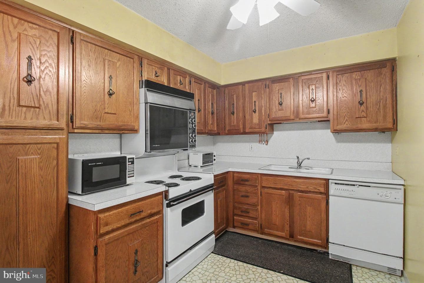 21235 Valley Forge Circle #1235 photo 7
