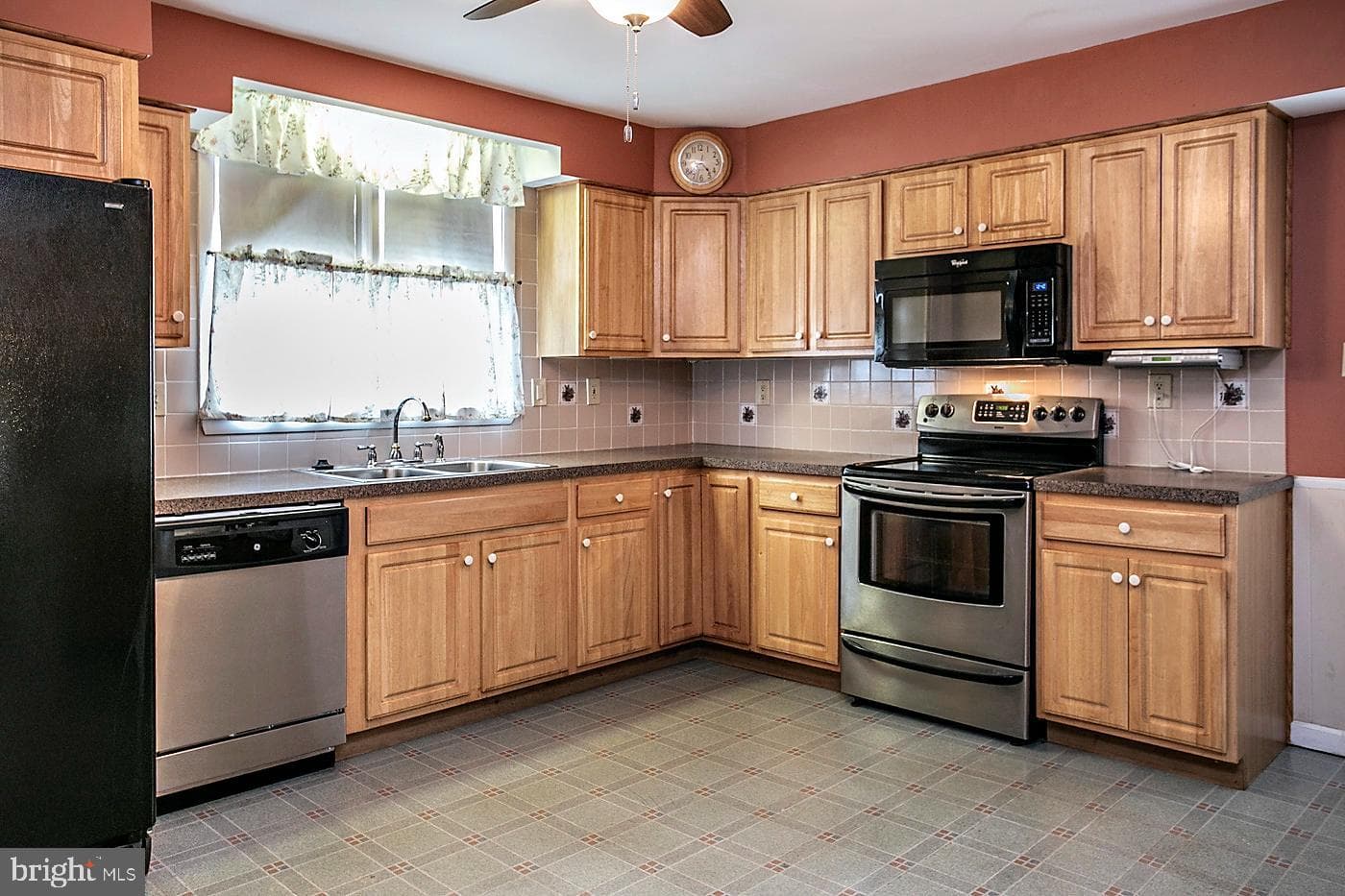 927 Hamilton Street photo 11