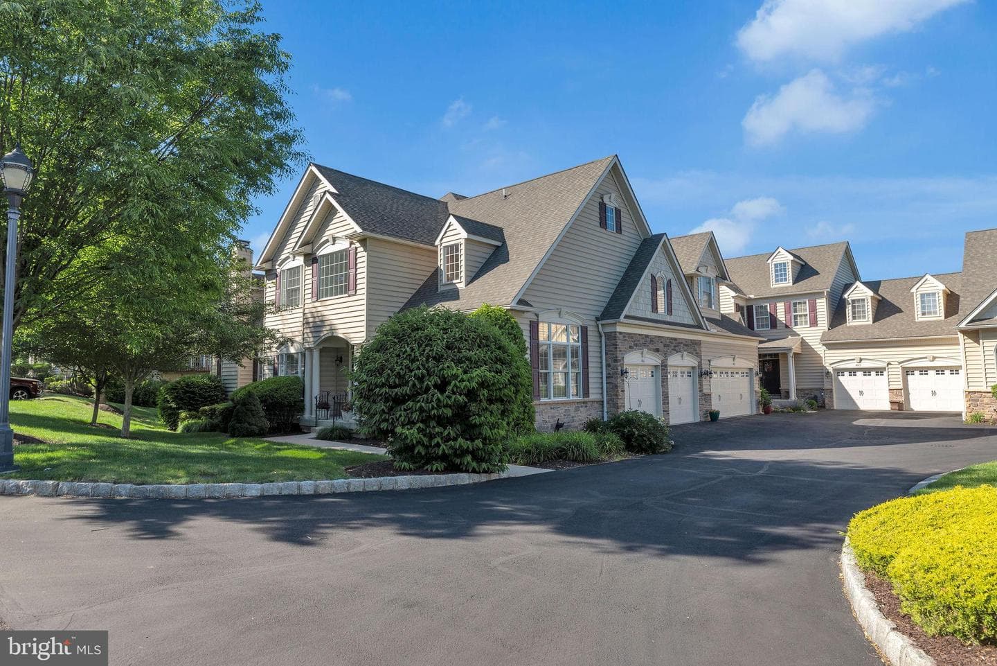 401 W Kennedy Road #209 photo 2