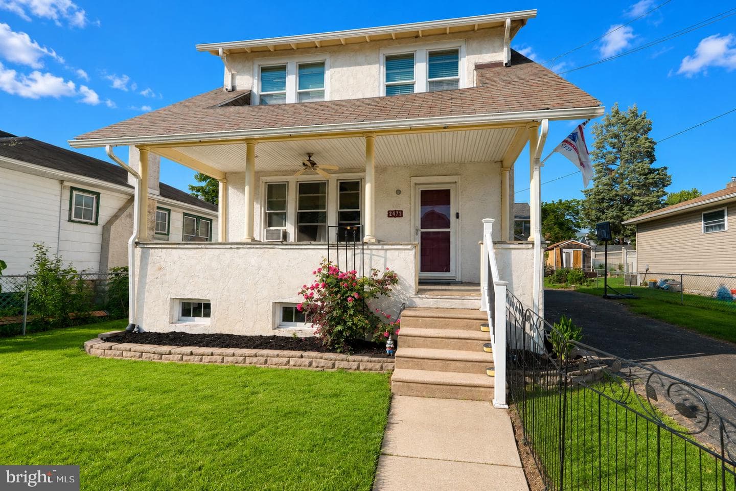 2471 Radcliffe Avenue photo 4