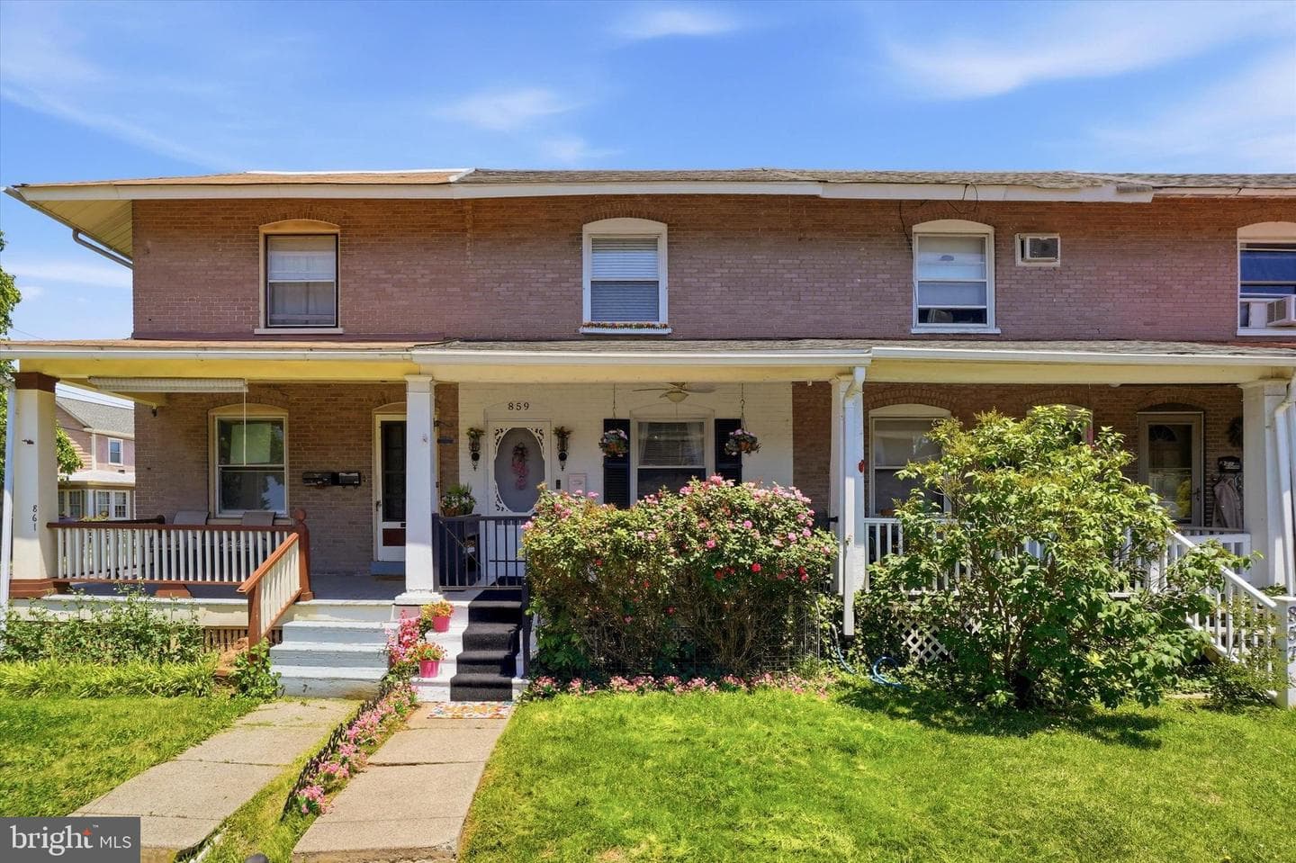 859 W 2nd Street