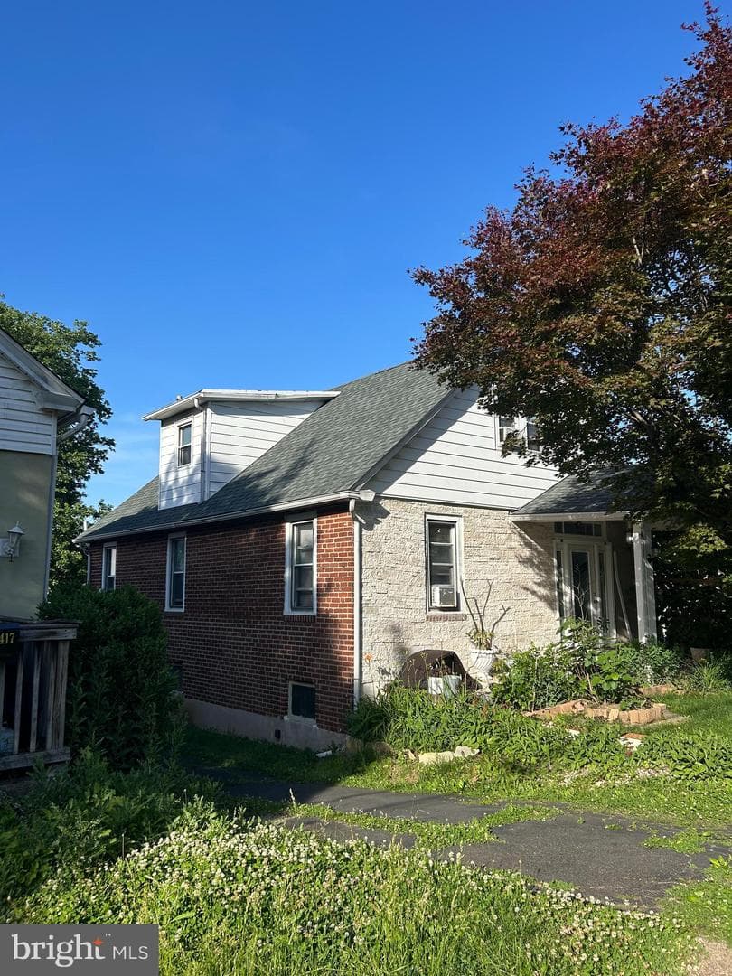 2413 Arlington Avenue, Abington