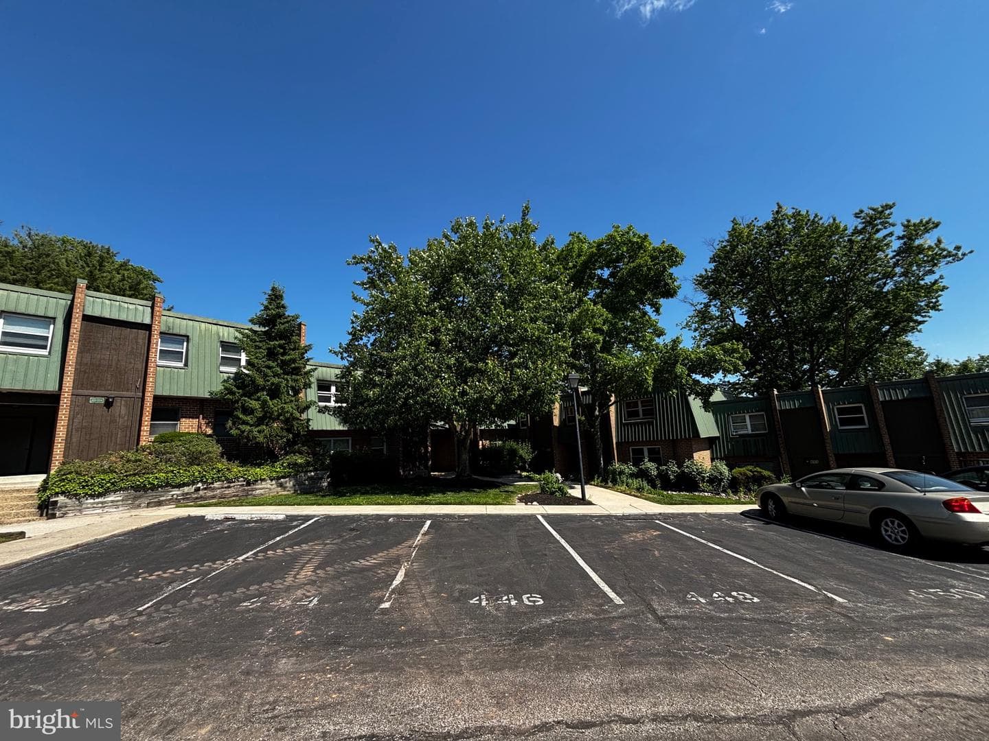 511 Meadowview Ln # 511 photo 23