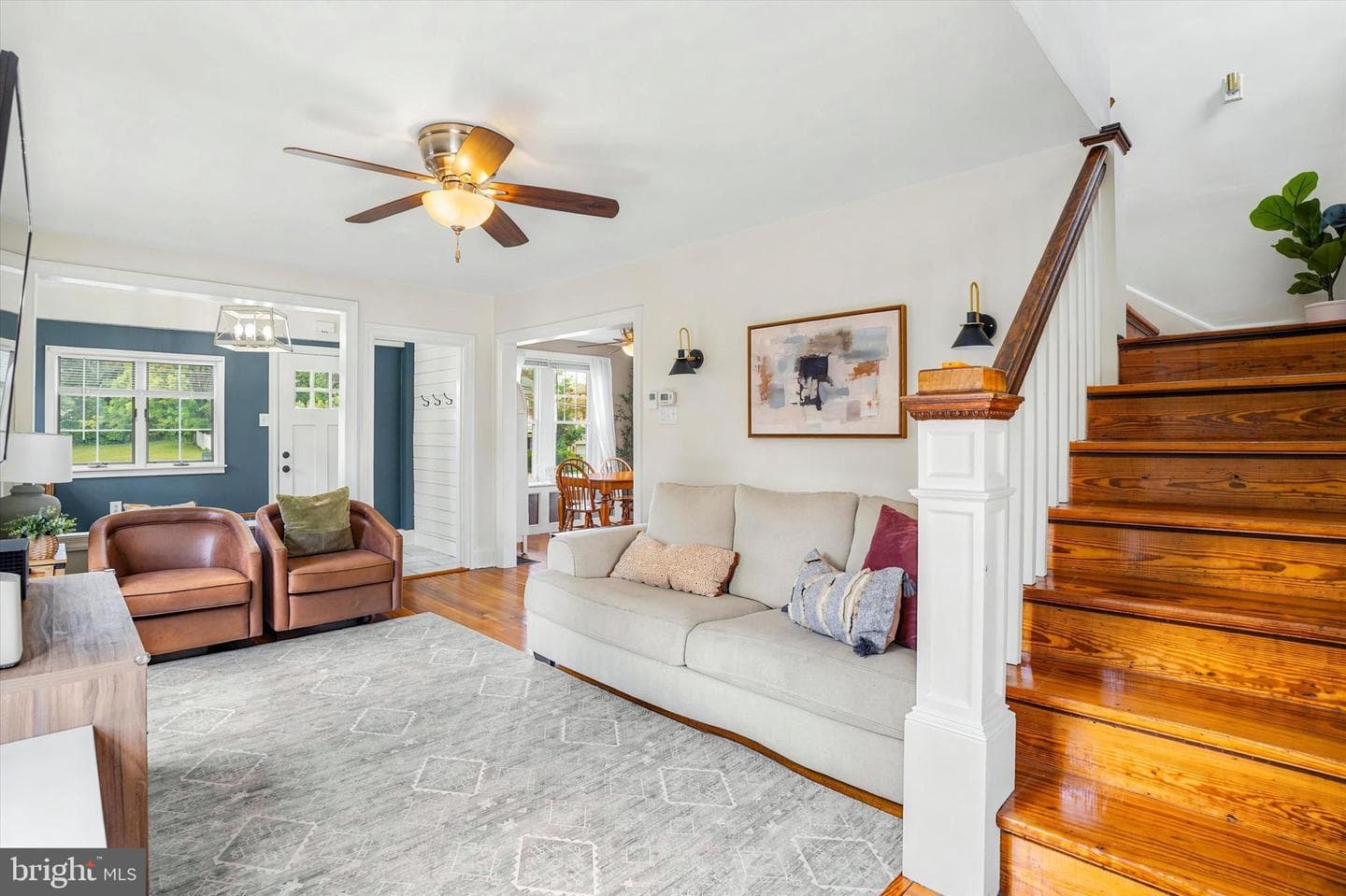 222 Crooked Lane photo 4