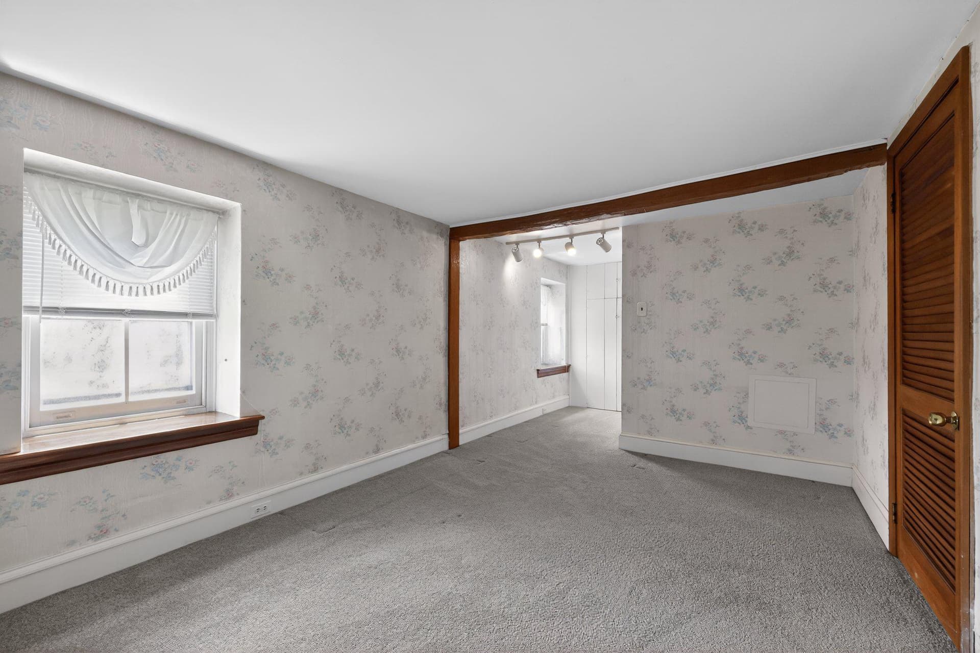 750 Loch Alsh Avenue photo 23