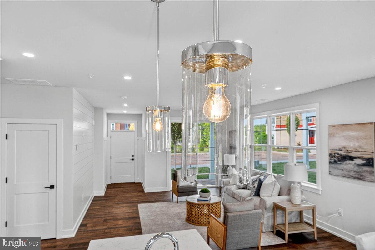411 Isabelle Court #201 photo 13