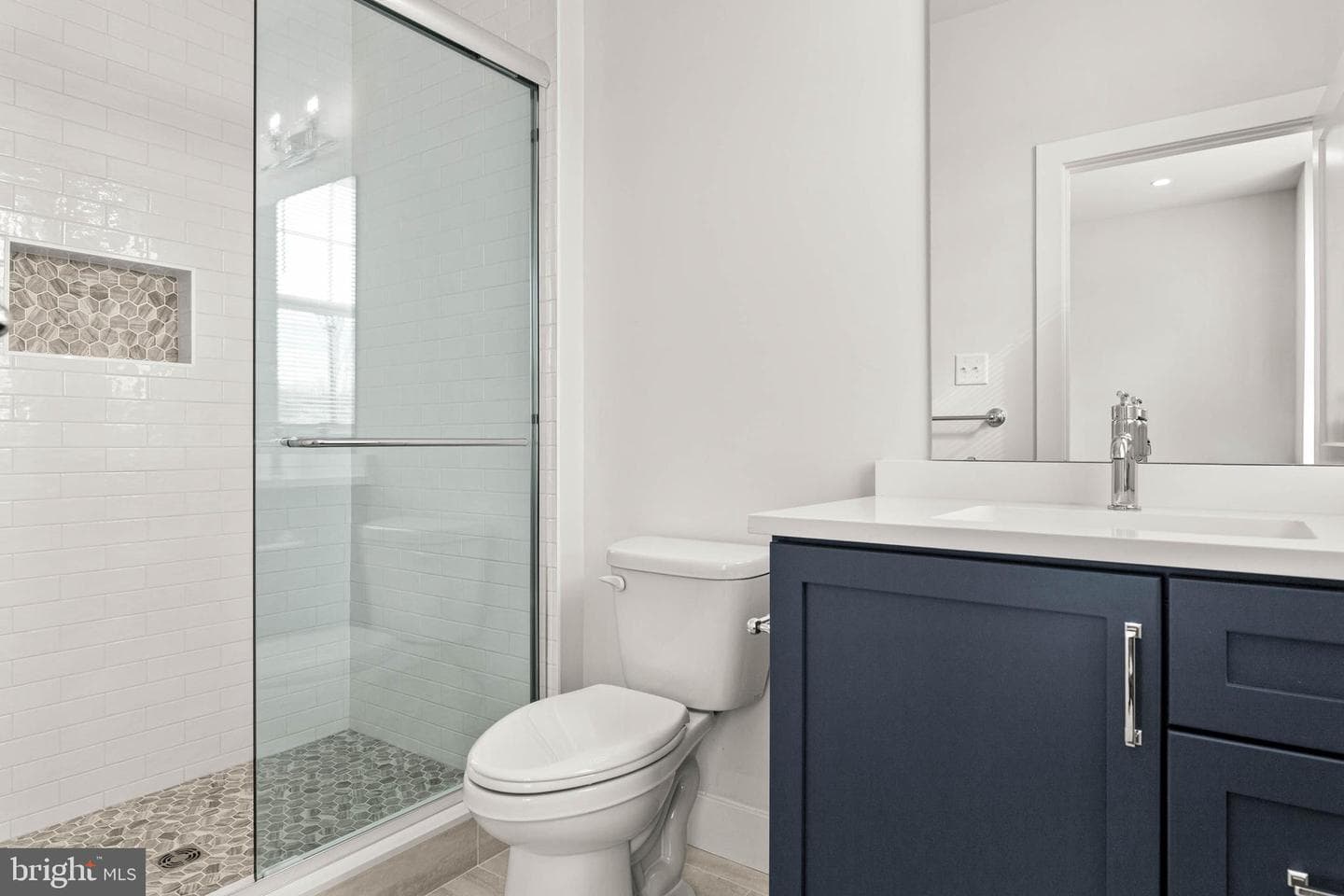 411 Isabelle Court #201 photo 18