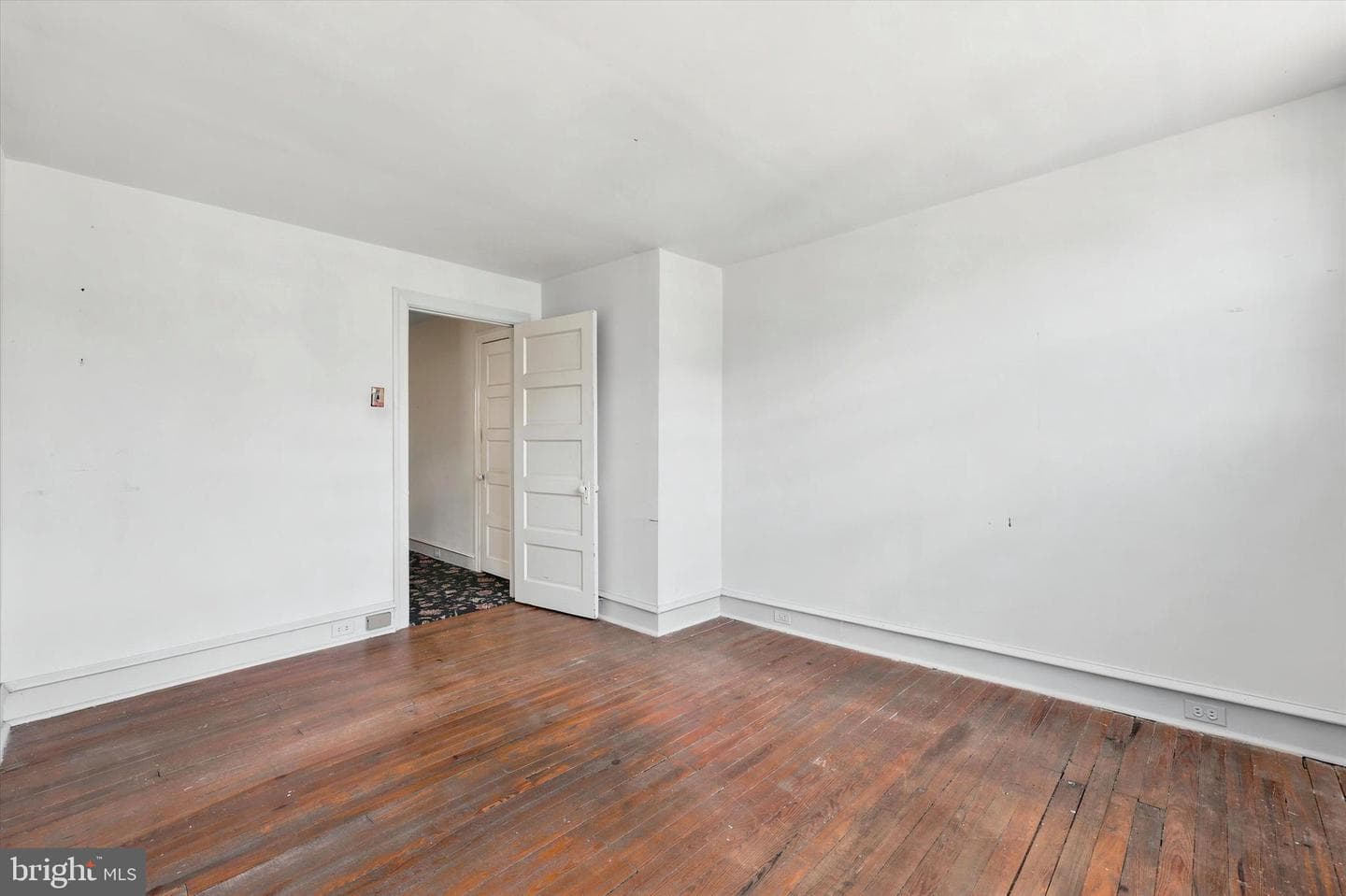 118 N Essex Avenue photo 20