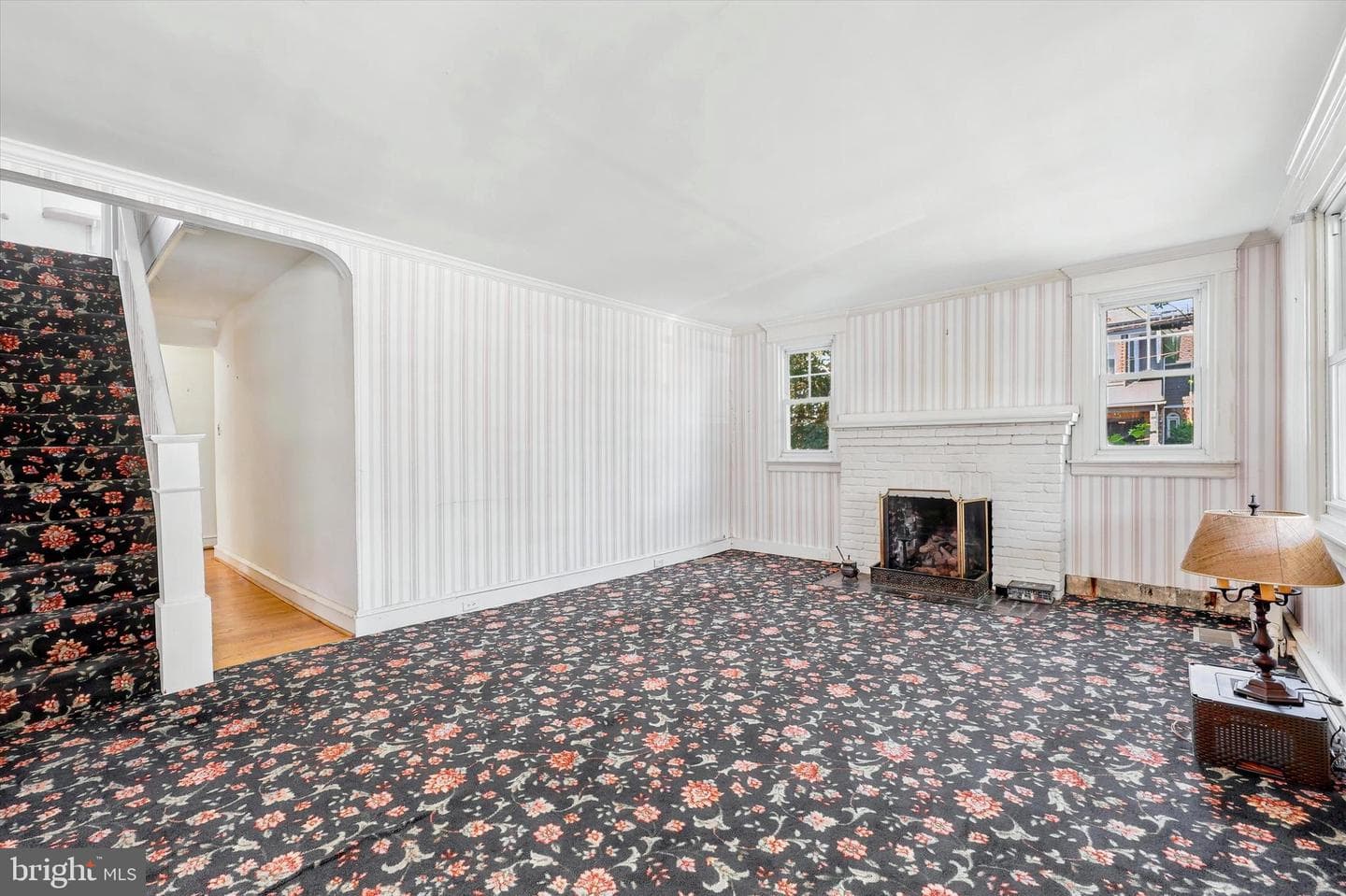 118 N Essex Avenue photo 3