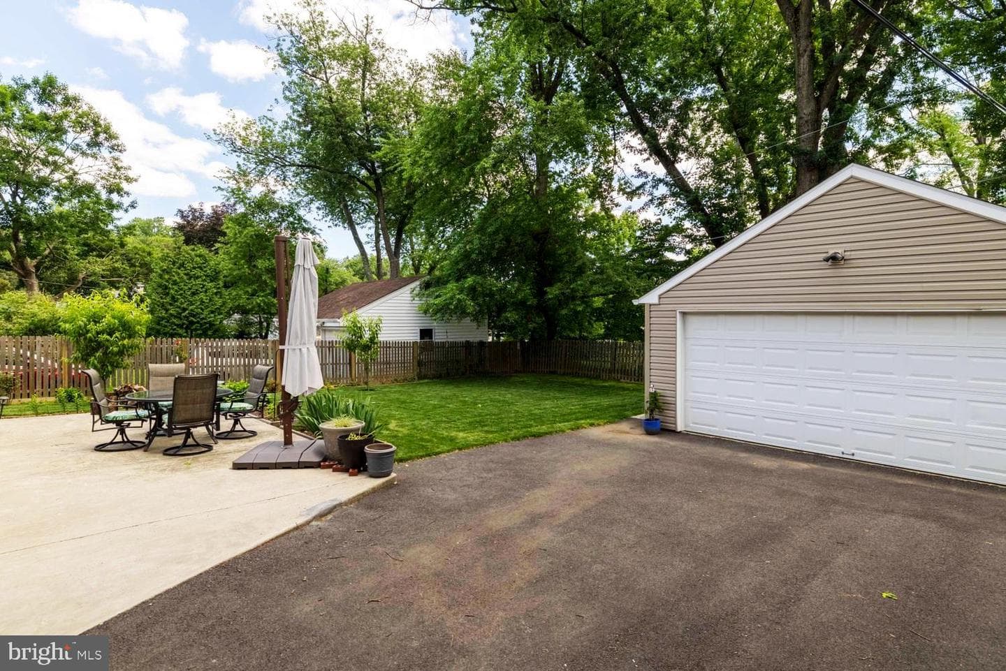 643 Edgley Avenue photo 27