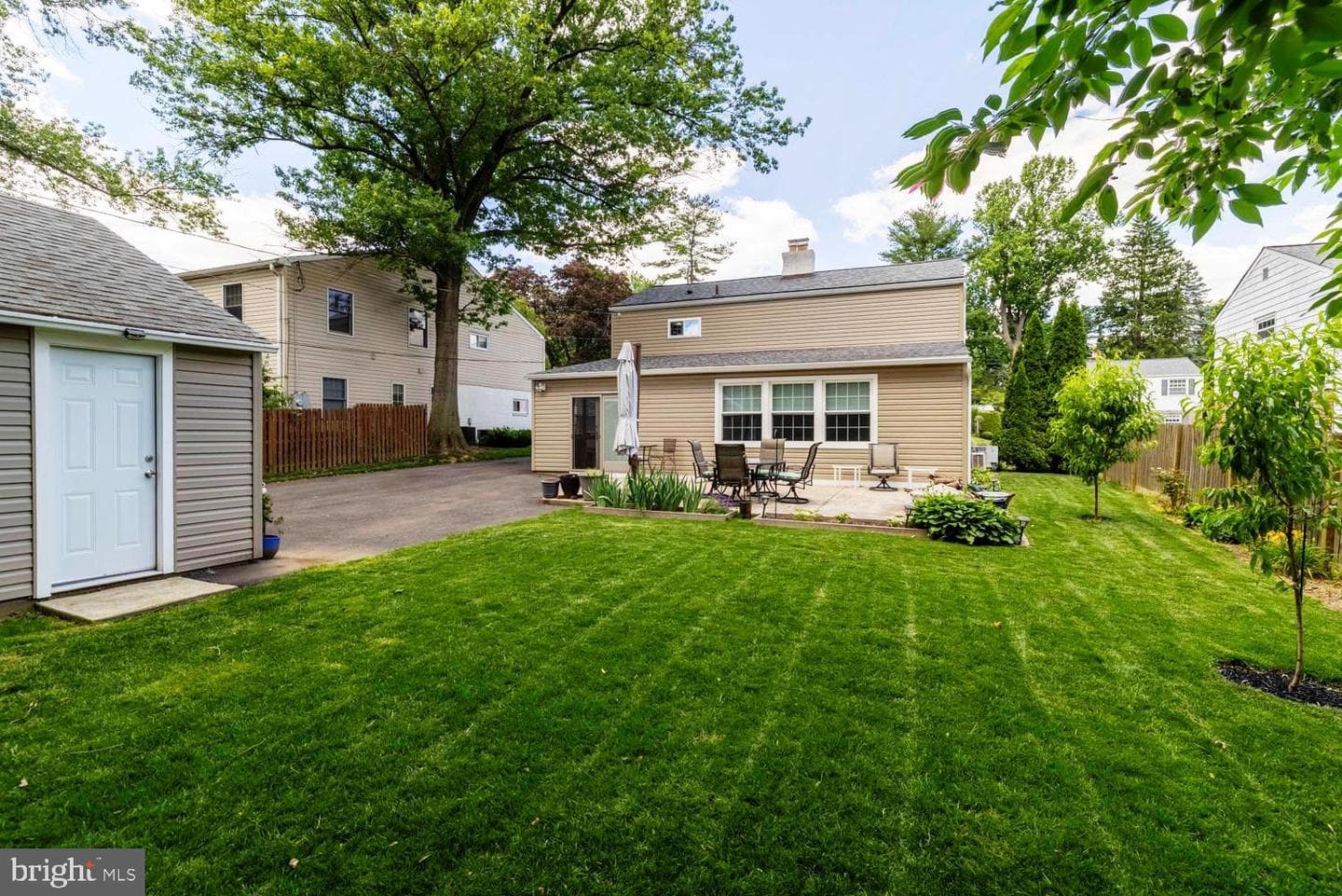 643 Edgley Avenue photo 31
