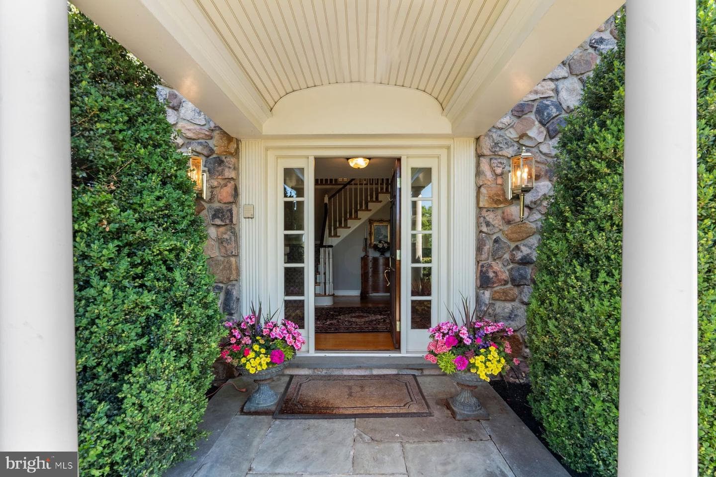 1017 Lorien Drive photo 3