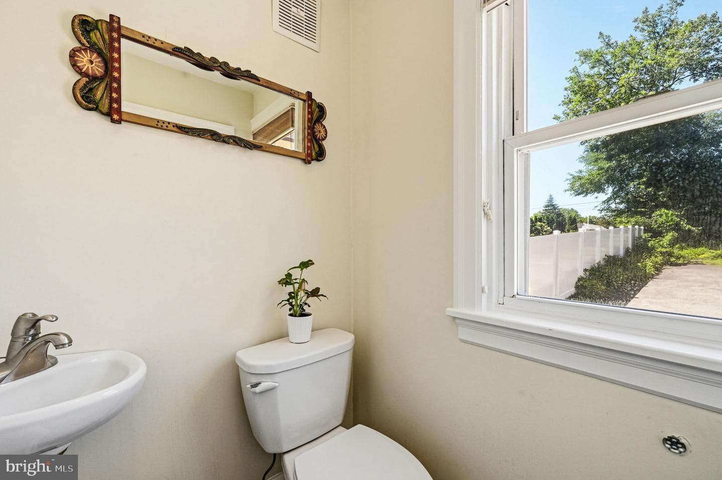 32 W Montgomery Avenue photo 12