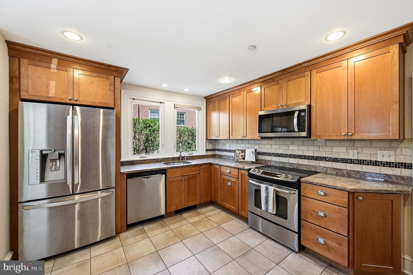 32 W Montgomery Avenue photo 9